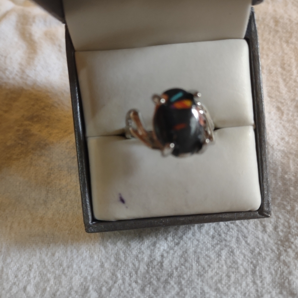 New women's dark size 7 3/4 ring - Picture 2 of 4